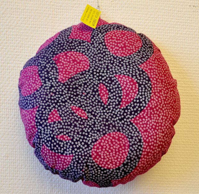 Round pillow